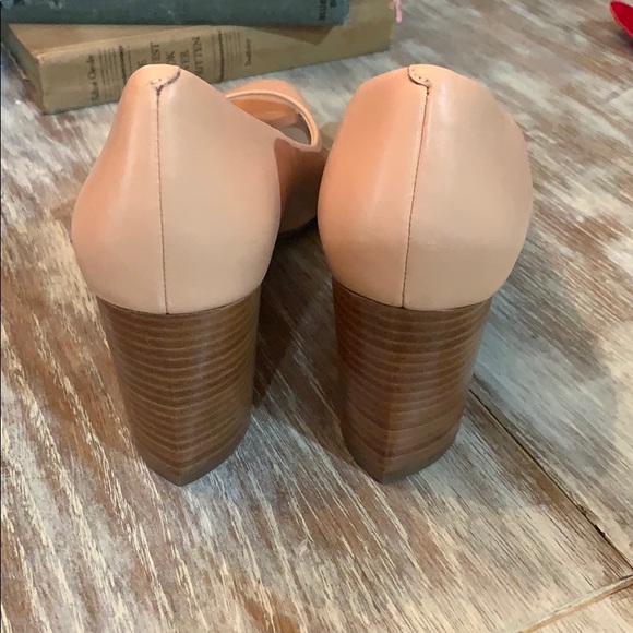 New Cole Haan Nude Leather, wood chunky heel Pumps - Picture 3 of 6